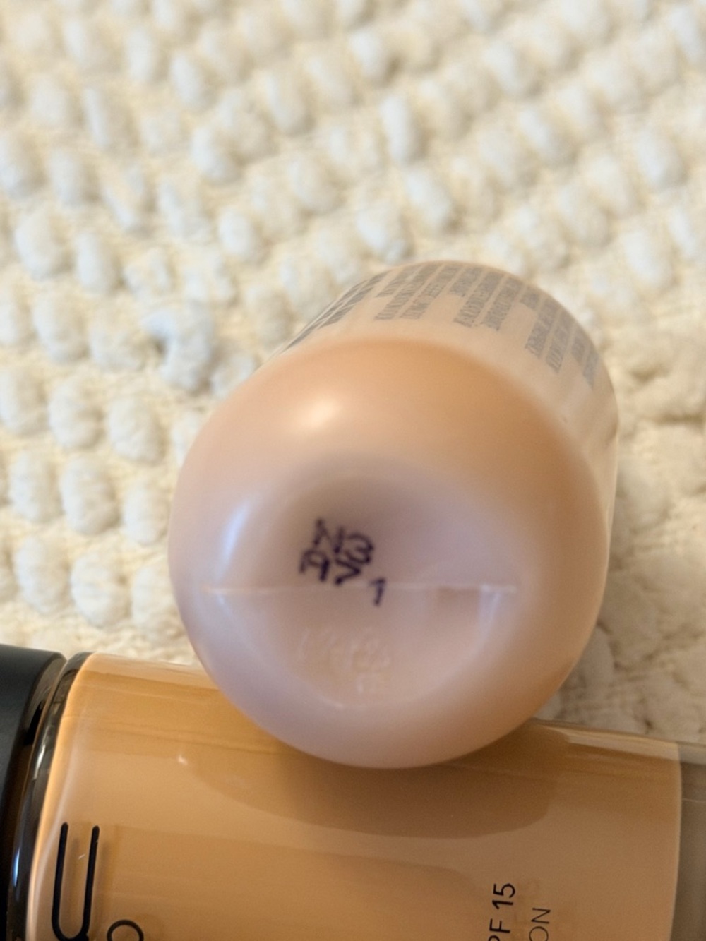 🤍MAC Studio Fix & Studio Radiance Liquid Foundations Bundle🤍 - Picture 6 of 6